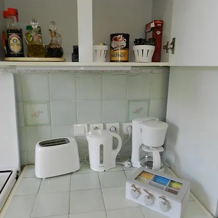 Studio In Josephine Apartman