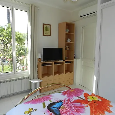 Studio In Josephine Nizza
